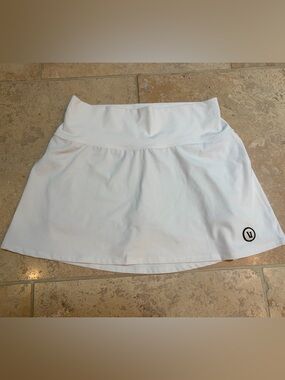 Vuori women’s White baseline skort